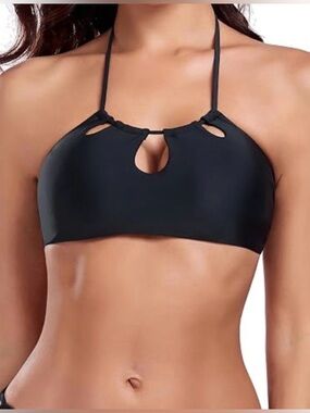 NWT Colloyes Neckline Halter Bikini Top